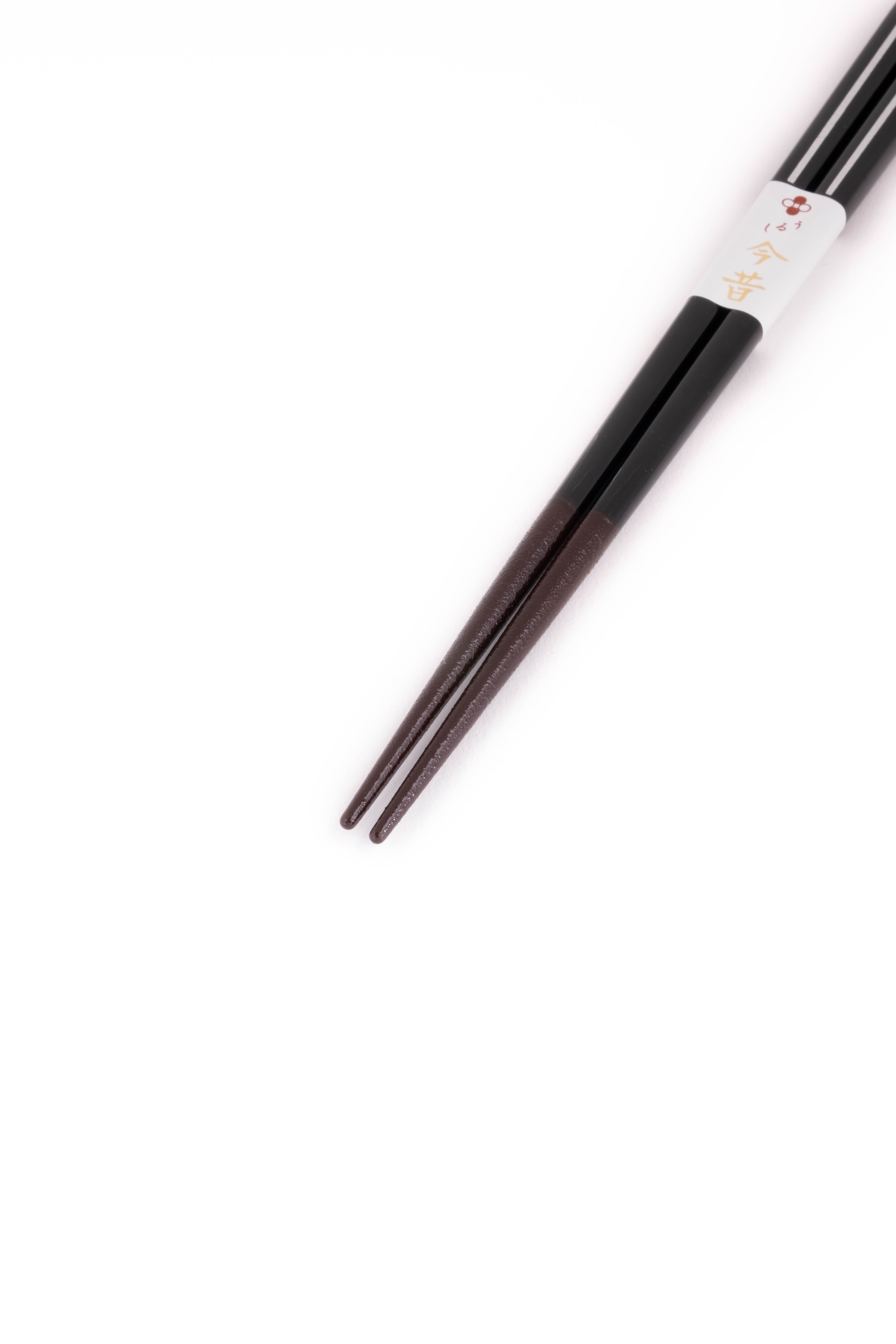 Subtelnie zdobione czarne pałeczki 23 cm