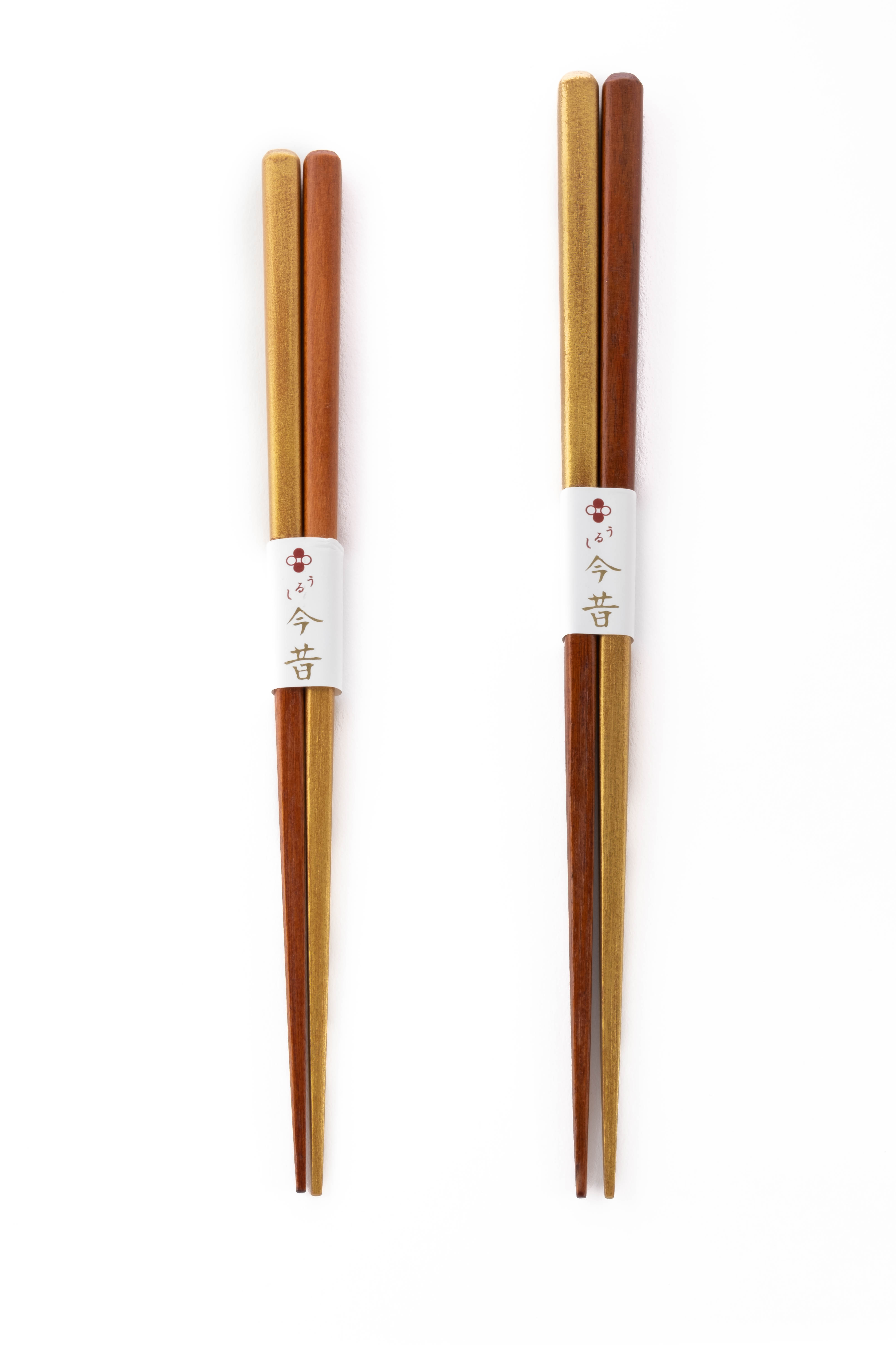 Minimalistyczne pałeczki w kolorze złota i drewna 21 cm