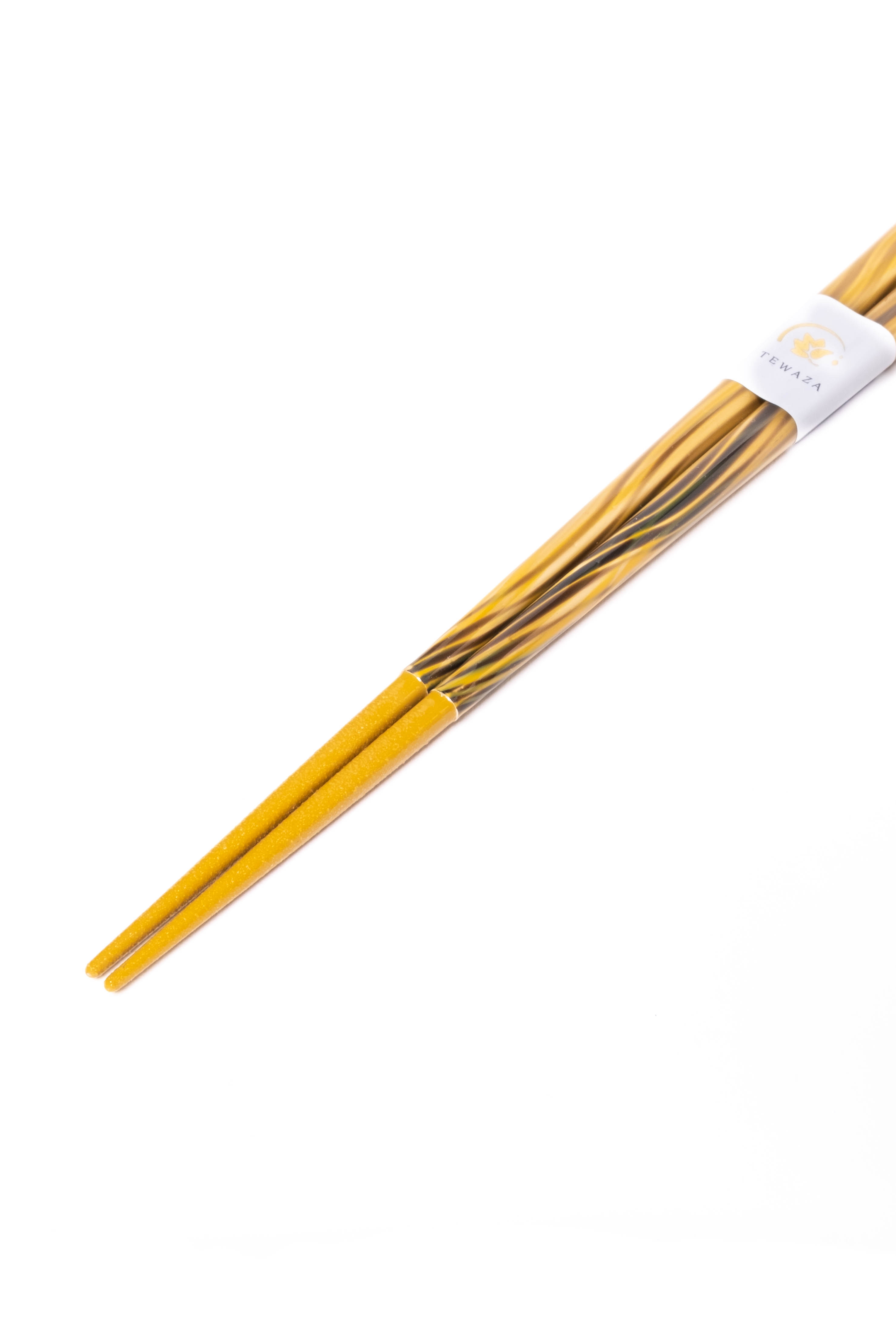 Żółte ręcznie-malowane pałeczki